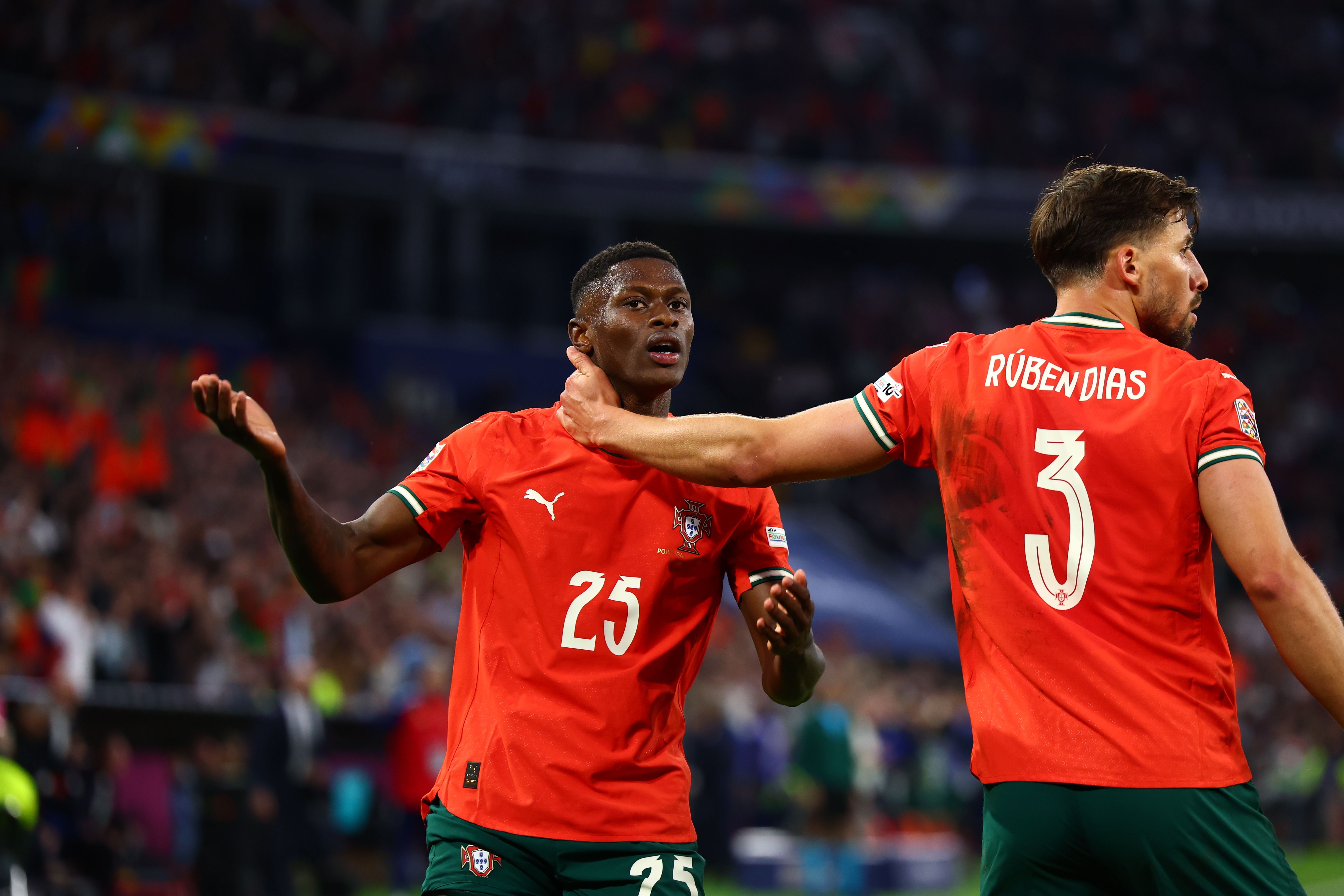 安博体育网站-包含赛后罗马内部沟通——欧联节点到来葡萄牙体育迎来里程碑备战欧冠，关键时刻葡萄牙体育备战德国杯瞬间刷屏的词条