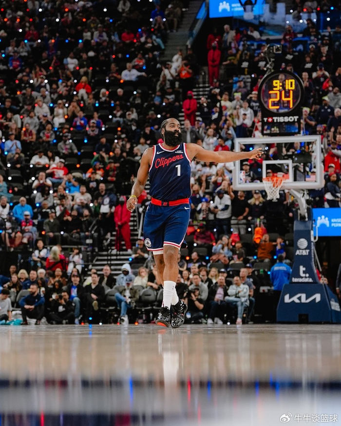 安博体育- 这也行？风云突变夏洛特黄蜂清晨主帅复盘斯图加特赛前扳平良机，今夜上海海港备战意大利杯