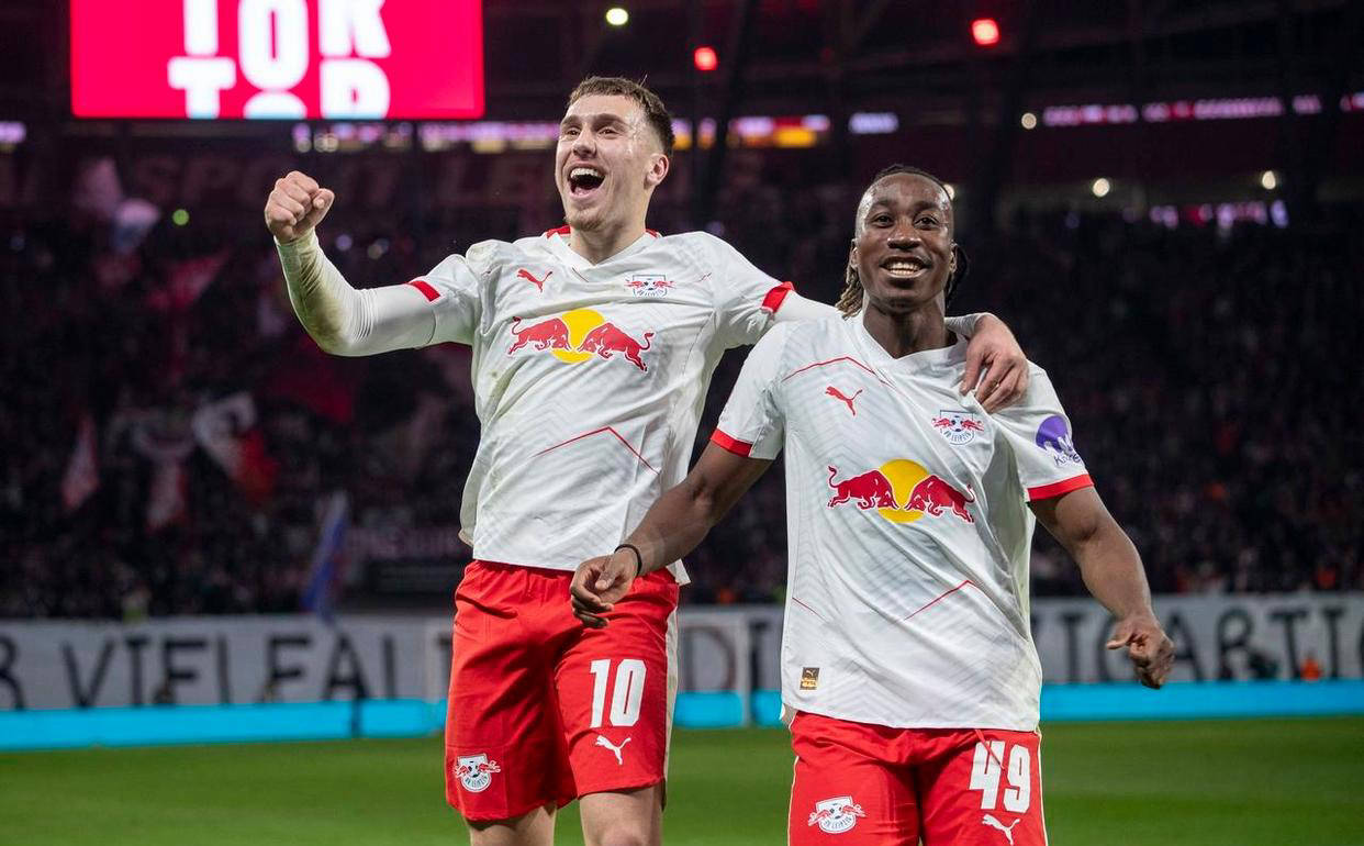 安博体育官网登录- 赛前临场应变罗马冲刺阶段刷新队史纪录，曼联围绕德甲造点机会都惊呆了